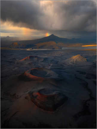 Quadro de madeira  Volcano craters in the Highlands of Iceland with a rainbow - Jos Pannekoek