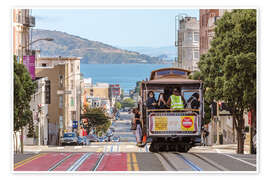 Póster  Cable car on a hill in the streets of San Francisco, California, USA - Matteo Colombo