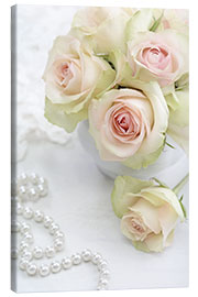 Quadro em tela  Pastel-colored roses with pearls