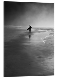 Quadro em acrílico  A lone surfer on his way into the sea. - Alex Saberi